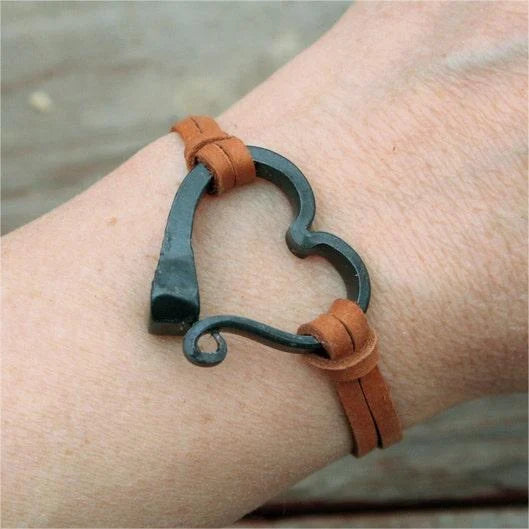 Awishday Handmade Love Horseshoe Nail Bracelet