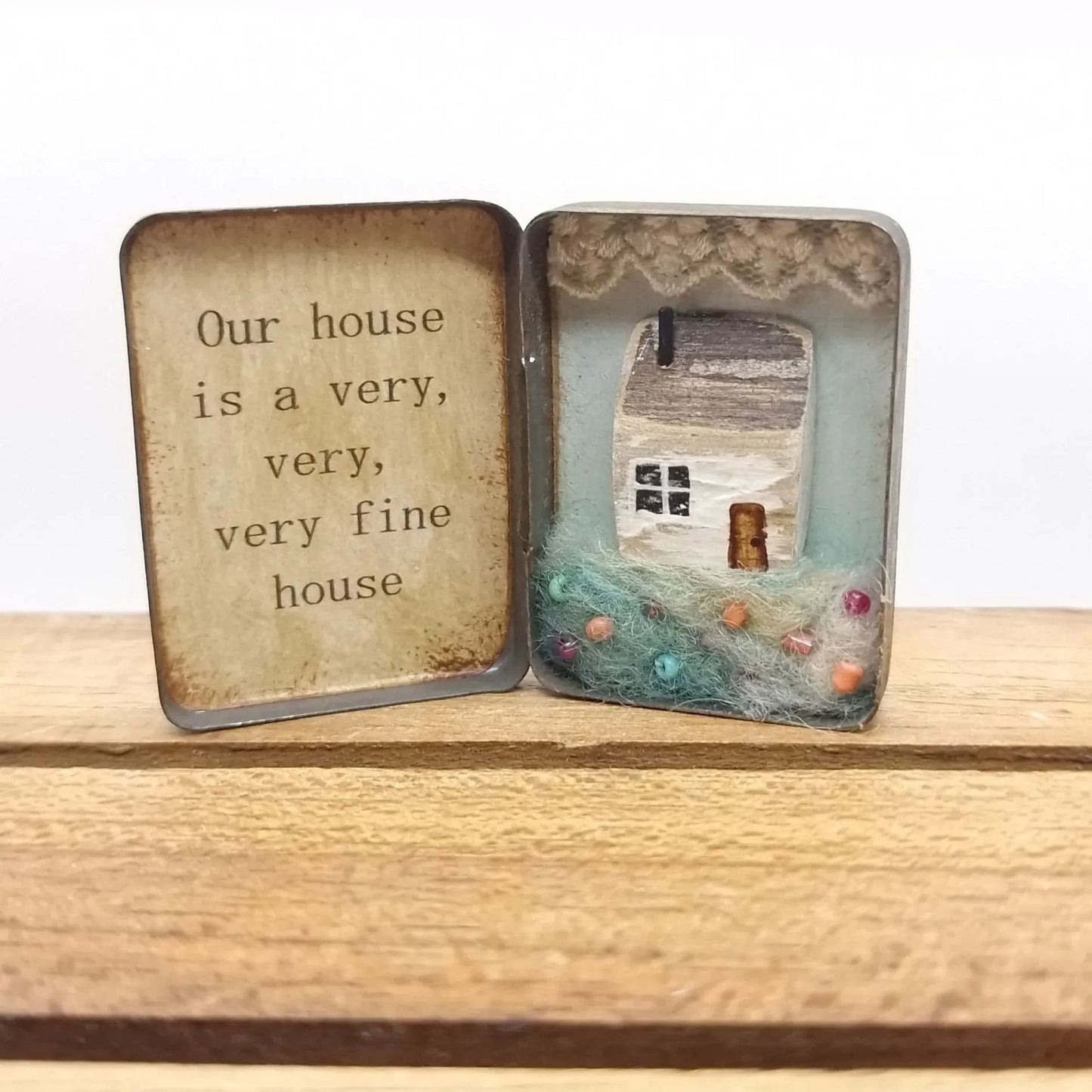 🏠Miniature Wooden House Scene In A Vintage Tin